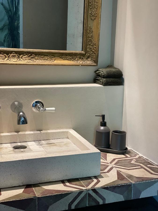 Madame Les Vans - Chambre D'Hotes - Charme Et Design Panzió Kültér fotó